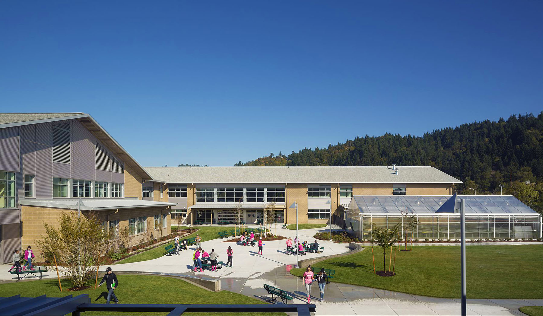 Woodland High School – Exterior Site